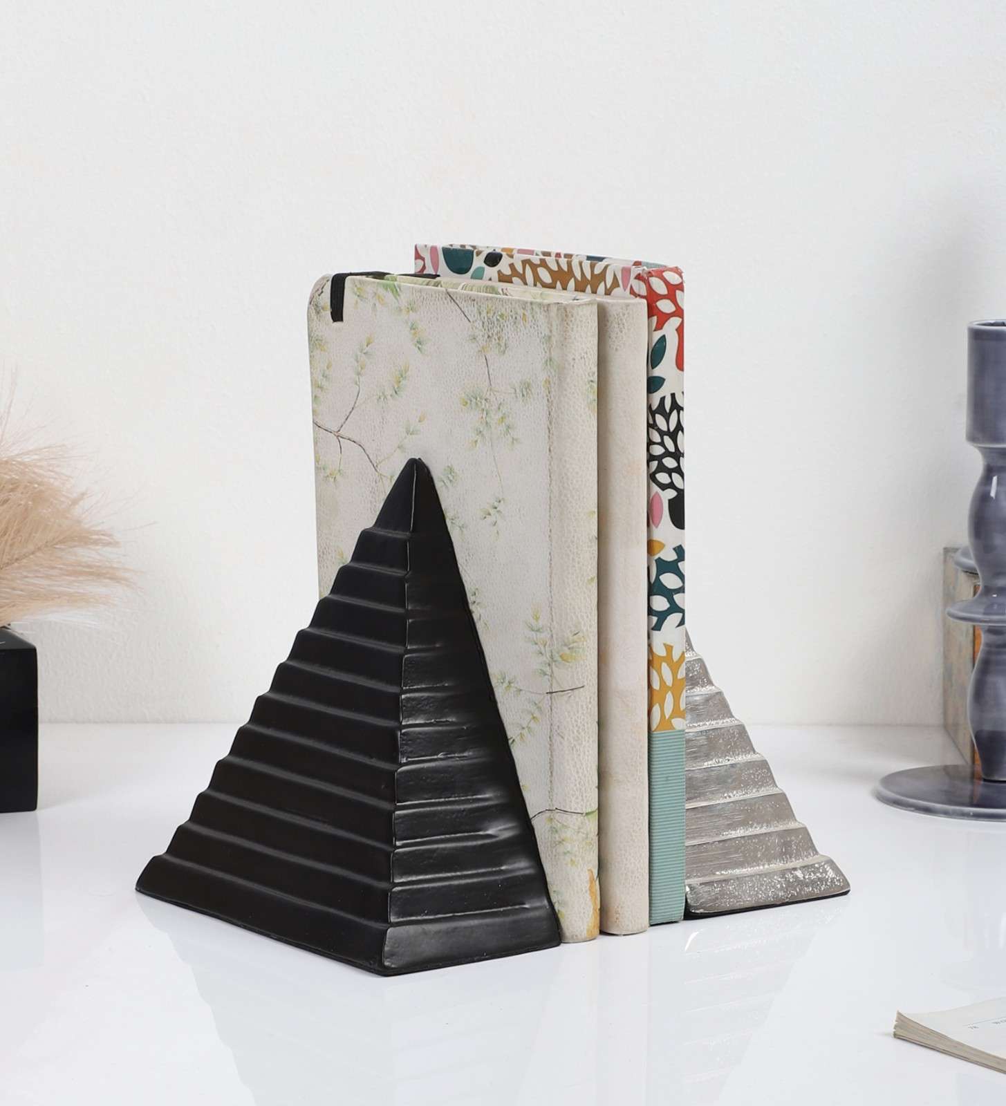 Pyramidon Bookend Silver & Black - Image 4